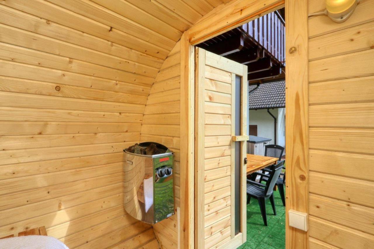 Seepark Kirchheim Ferienhaus Bei Vera Mit Sauna 外观 照片